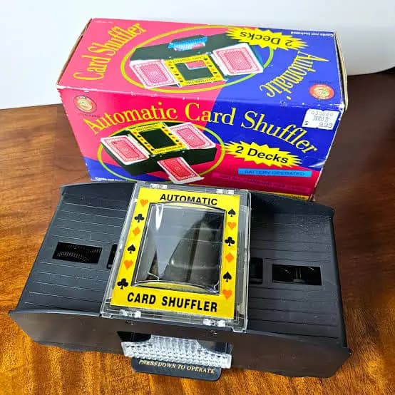 2/4 Decks Automatic Cards Shuffler
