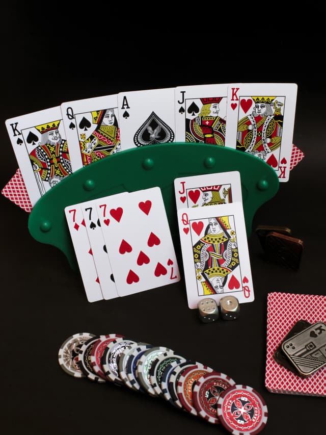 Condor 100% Plastic Poker Playing Cards